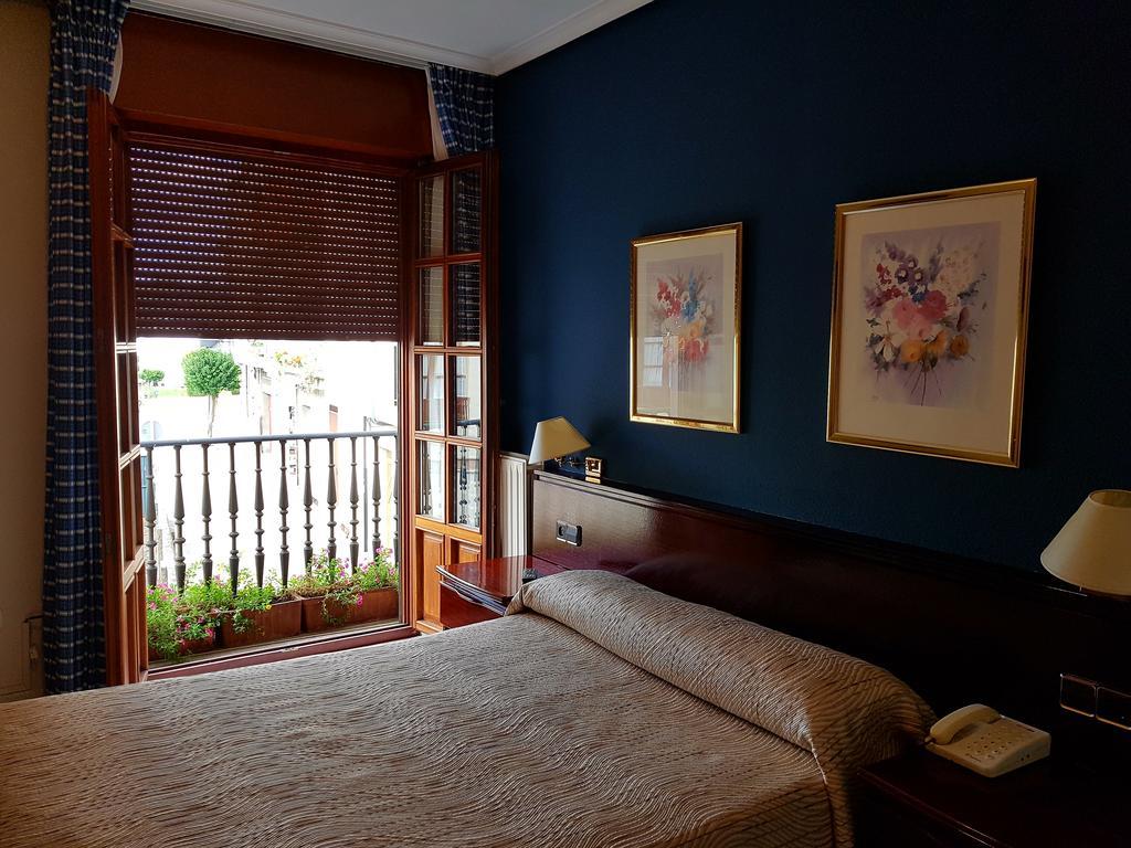 Hostal Santa Maria Какабелос Екстериор снимка