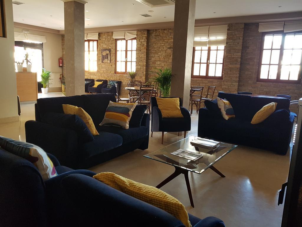 Hostal Santa Maria Какабелос Екстериор снимка