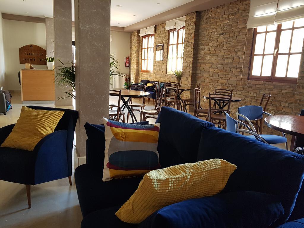 Hostal Santa Maria Какабелос Екстериор снимка