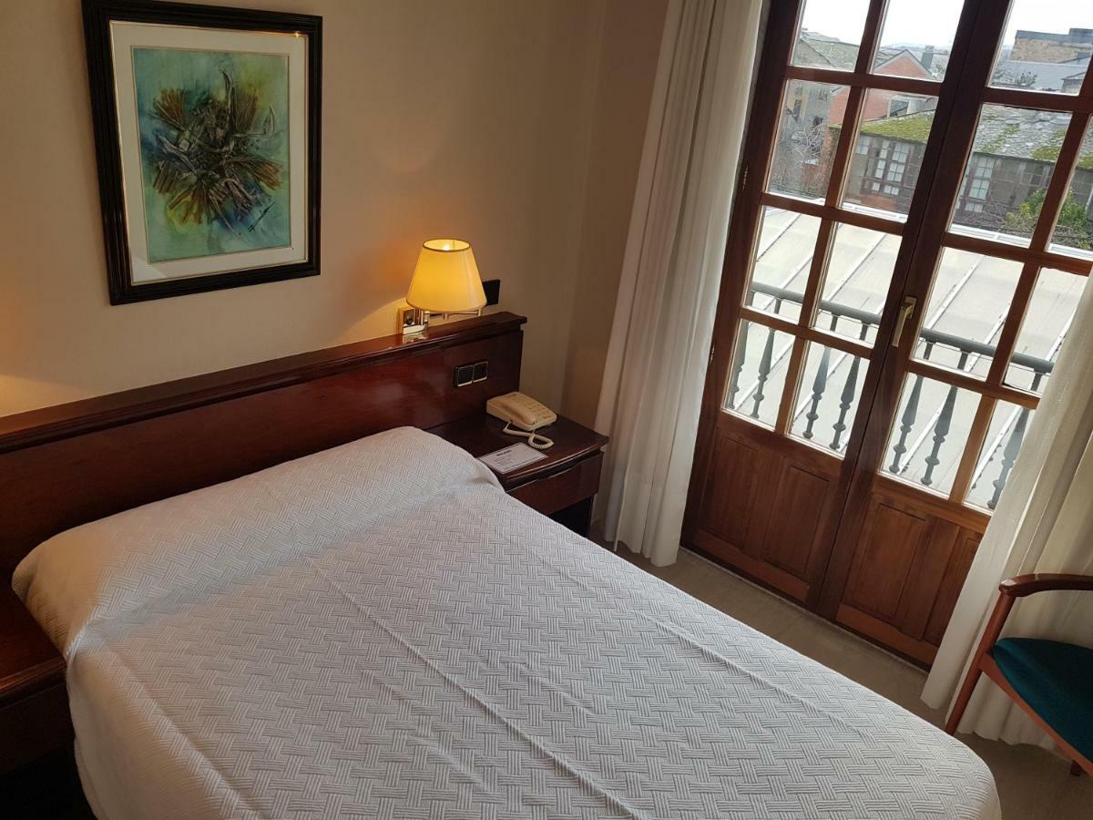 Hostal Santa Maria Какабелос Екстериор снимка